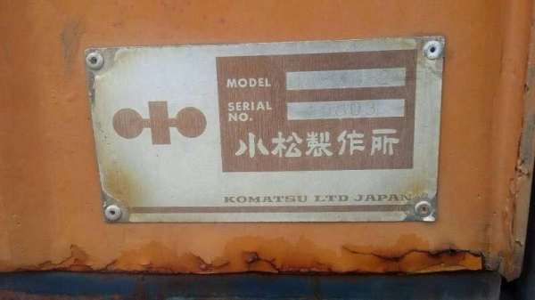 ขายรถแบคโฮKOMATSU  pc 100-2เก่านอกมีไลหัวเจาะพร้อมใช้ราคา550,000