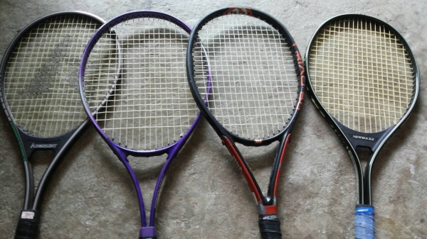 ไม้เทสนิสคุณภาพสูงเบามากยี่ห้อดังเอามาจากญี่ปุ่น อย่างดีๆทนๆและเบามากๆ