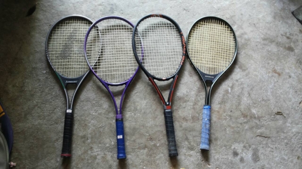 ไม้เทสนิสคุณภาพสูงเบามากยี่ห้อดังเอามาจากญี่ปุ่น อย่างดีๆทนๆและเบามากๆ