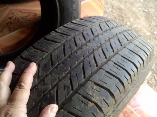 ขายถูกๆๆยาง Bridgestone 265/65 R17  ปี 12  ยางสวยดอกยังเหลือเยอะครับ  ใช้ได้อีกนาน