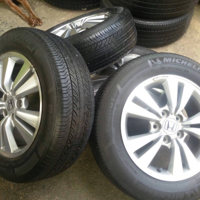 ล้อ honda ขอบ 16 5รู 114 พร้อมยาง 215 60 16 ชุดล่ะ 5500