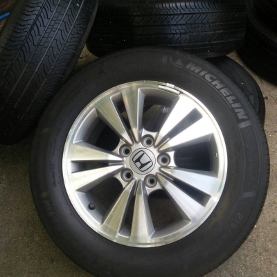 ล้อ honda ขอบ 16 5รู 114 พร้อมยาง 215 60 16 ชุดล่ะ 5500