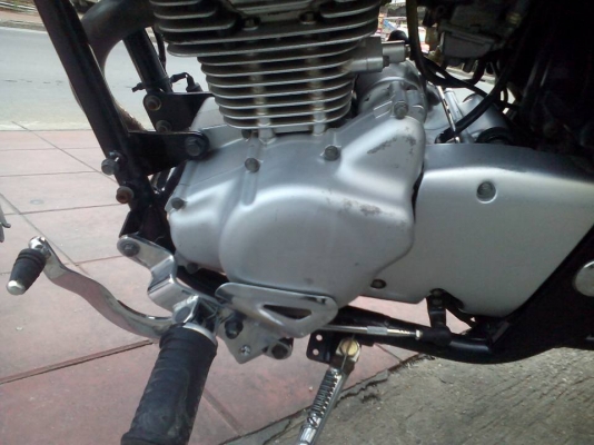 ขาย Kawasaki boss 175 ล้อแม็ก ปี 48 เครื่องดี,ชุดสีถังน้ำมันมีสีแตกลายงา (จอดตากแดด) เล่มพร้อมโอน