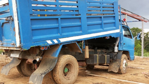 *380,000 บ.ต่อรอง/// 6ล้อดั้ม ISUZU NPR 110 **ขาย ISUZU NPR 110แรง 6ล้อดั้มดิน5คิว ช่วงล่างใหญ่ ISUZU NPR (462xxxx )4BE1-110แรง เครื่อง110แรง ฝาดำ แน่นดี แรงดี เกียร์สั้น เข้าง่ายไม่หลุดครับ ช่วงล่างใหญ่ Fหน้า-หลัง สโลวกลางพร้อมลุย คัสซีดีสวย เดิม ไม่ปะ ไ