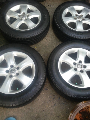 ล้อขอบ 17 5รู 114 พร้อมยาง ชุดล่ะ 5500