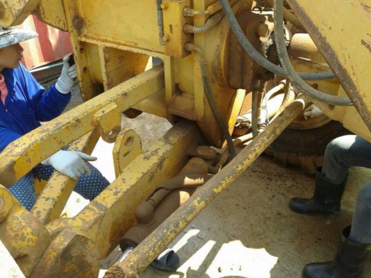 ขายรถเกรด CAT 140G 72V   s/n2,568รถสวยพร้อมใช้เอกสารพร้อมราคา 1,650,000 090-772-3710 090-772-3708