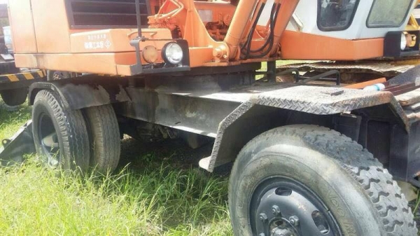 ขายรถแบคโฮล้อยาง HITACHI WH-051 รถสวยพร้อมใช้ราคา 550,000 090-772-3710 090-772-3708 ขายรถแบคโฮล้อยาง HITACHI WH-051 รถสวยพร้อมใช้ราคา 550,000 090-772-3710 090-772-3708