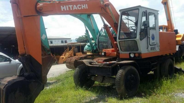 ขายรถแบคโฮล้อยาง HITACHI   WH-051 รถสวยพร้อมใช้ราคา 550,000 090-772-3710 090-772-3708