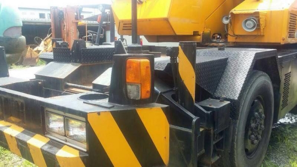 ขายรถเครน TADANO  TR-80ML-1  8 ton   รถสวยพร้อมใช้ราคา 1,550,000 090-772-3710 090-772-3708