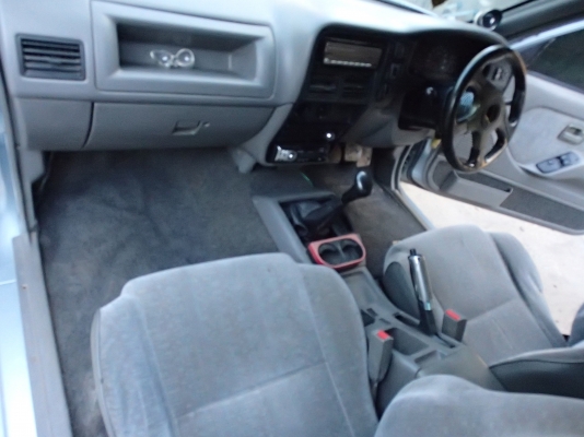 รถบ้านสวยๆครับ ดราก้อนเครื่องดีเดินเบาแน่นช่วงล่างนิ่มศูนย์ตรงสะอาด แอร์CDเพาเวอร์ไลเนอร์ไฟฟ้าครบยางดีสีสวย