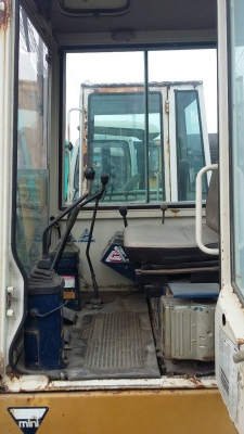 ขายรถแบคโฮ KOMATSU pc20-6 เก่านอกแท้มีหัวเก๋งเอกสารอินวอยท์