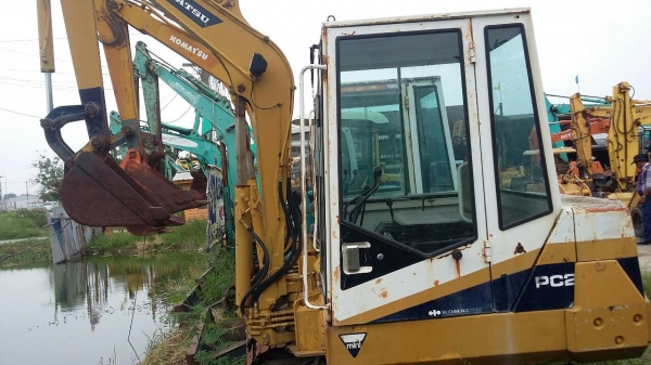ขายรถแบคโฮ KOMATSU pc20-6 เก่านอกแท้มีหัวเก๋งเอกสารอินวอยท์