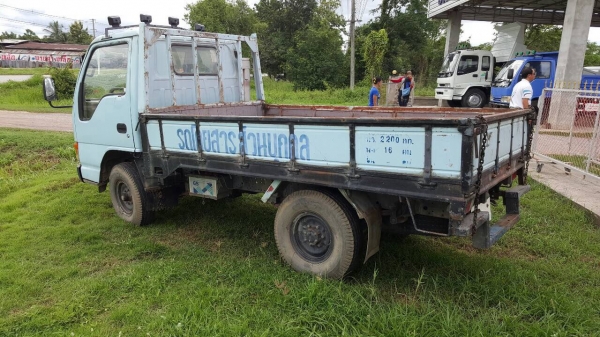 ขายรถบรรทุก 4 ล้อ ISUZU NKR55EX1S ปี 38 เครื่อง 4JB1 88 แรงม้า คัสซีสวยตลอดเส้น ทะเบียนพร้อมโอน