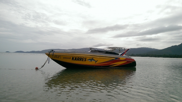 เรือสปีด 10 ม. + 2 เครื่อง ....Yamaha 2 จังหวะ 200 แรง