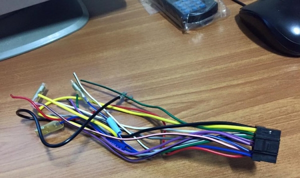 ปลั๊คหลังสายไฟไช้กับ Alpine9861E