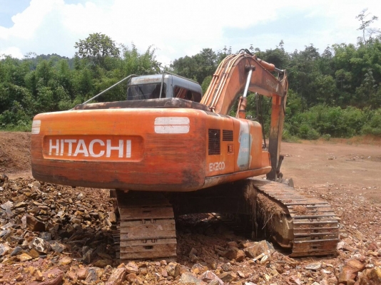HITACHI EX 200-3