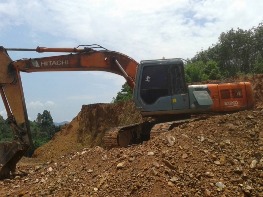 HITACHI EX 200-3