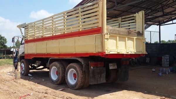 ขาย10ล้อ2เพลาใหญ่ วิ่งอ้อยวิ่งมัน ISUZU จัมโบ้200 แชชซีใหญ่สวยเดิม สโสวอินเตอร์4สปีด พร้อมลุยงาน เครื่องดี เอกสารพร้อมชุดโอน เกียร์ดี ขาย10ล้อ2เพลาใหญ่ วิ่งอ้อยวิ่งมัน ISUZU จัมโบ้200 แชชซีใหญ่สวยเดิม สโสวอินเตอร์4สปีด พร้อมลุยงาน เครื่องดี เอกสารพร้อมชุดโอน เกียร์ดี