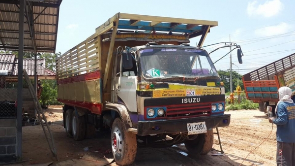 ขาย10ล้อ2เพลาใหญ่ วิ่งอ้อยวิ่งมัน ISUZU จัมโบ้200 แชชซีใหญ่สวยเดิม สโสวอินเตอร์4สปีด พร้อมลุยงาน เครื่องดี เอกสารพร้อมชุดโอน เกียร์ดี ขาย10ล้อ2เพลาใหญ่ วิ่งอ้อยวิ่งมัน ISUZU จัมโบ้200 แชชซีใหญ่สวยเดิม สโสวอินเตอร์4สปีด พร้อมลุยงาน เครื่องดี เอกสารพร้อมชุดโอน เกียร์ดี