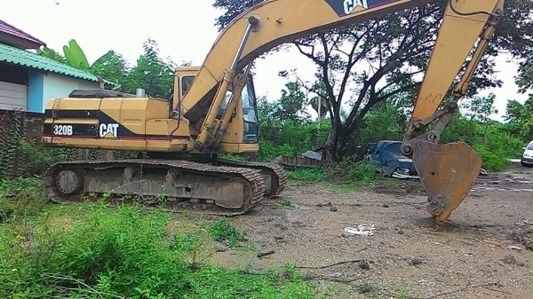 รถแบคโฮ CAT 320 V1 สภาพ พร้อมใช้ งาน มี ทะเบียน