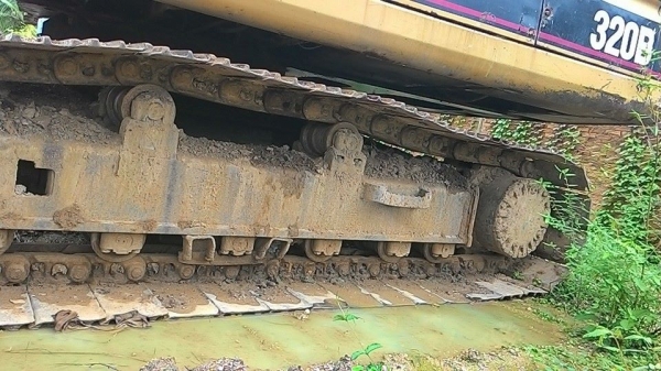 รถแบคโฮ CAT 320 V1 สภาพ พร้อมใช้ งาน มี ทะเบียน