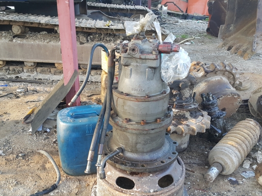 ขายด่วน มอเตอร์สวิงHITACHI EX200-2