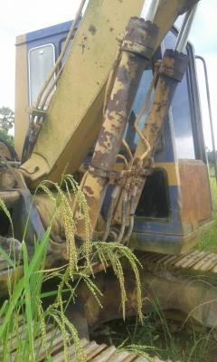 ขายรถแบคโฮ KOMATSU PC120-3 เครื่องเสียต้องเปลี่ยนเครื่องใหม่ ราคา 250000