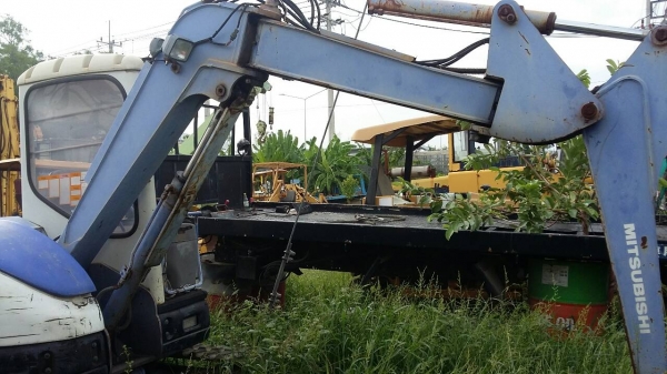 ขายรถแบคโฮ MITSUBISHI MM40SR เก่านอกแท้ราคา 350,000 090-772-3710 090-772-3708 ขายรถแบคโฮ MITSUBISHI MM40SR เก่านอกแท้ราคา 350,000 090-772-3710 090-772-3708