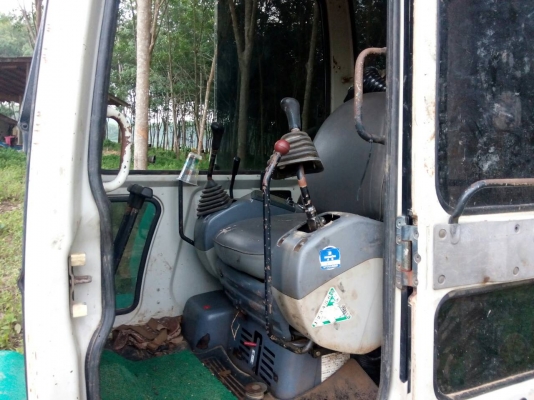 ขายรถแบคโฮ KOMATSU PC40-7 มีเก๋ง แอร์พร้อม ราคา 350000