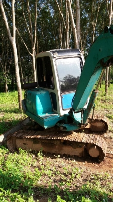 ขายรถแบคโฮ KOMATSU PC40-7 มีเก๋ง แอร์พร้อม ราคา 350000