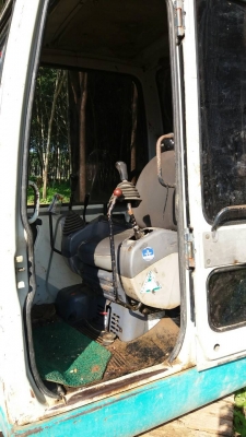 ขายรถแบคโฮ KOMATSU PC40-7 มีเก๋ง แอร์พร้อม ราคา 350000