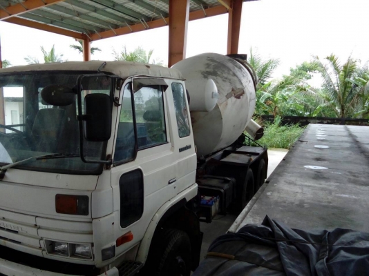 ขายรถบรรทุก 10 ล้อโม่ปูน NISSAN กับ HINO ZM 303 โม่ 6 คิว 2 เพลา ราคาคันละ 750000