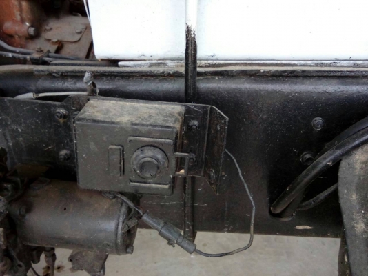 ขายรถบรรทุก 10 ล้อโม่ปูน NISSAN กับ HINO ZM 303 โม่ 6 คิว 2 เพลา ราคาคันละ 750000