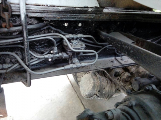 ขายรถบรรทุก 10 ล้อโม่ปูน NISSAN กับ HINO ZM 303 โม่ 6 คิว 2 เพลา ราคาคันละ 750000