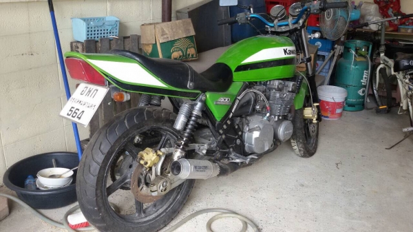 ขาย kawazaki 400 cc ทะเบียนโอนนอก ตามรูป ขาย ถูกๆ 39000 ติดต่อ 0889419663