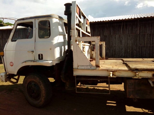 สิบล้อ NISSAN UD CW430  ขึ้นแบคโฮ 200