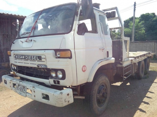 สิบล้อ NISSAN UD CW430  ขึ้นแบคโฮ 200