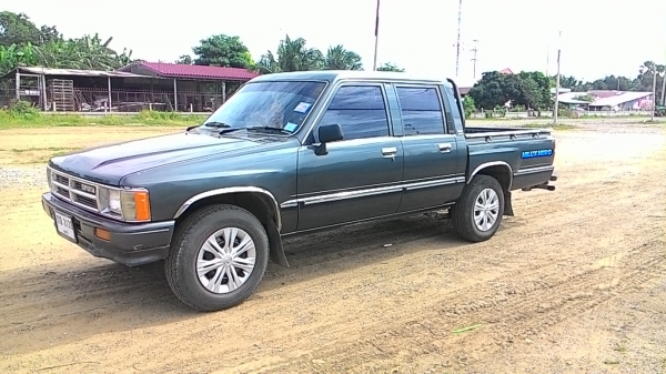 โตโยต้า ฮีโร่ 4ประตู สภาพสวยๆ โตโยต้า ฮีโร่ 4ประตู สภาพสวยๆ