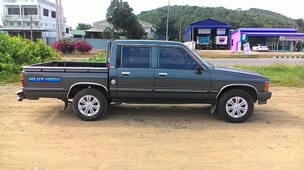 โตโยต้า ฮีโร่ 4ประตู สภาพสวยๆ โตโยต้า ฮีโร่ 4ประตู สภาพสวยๆ