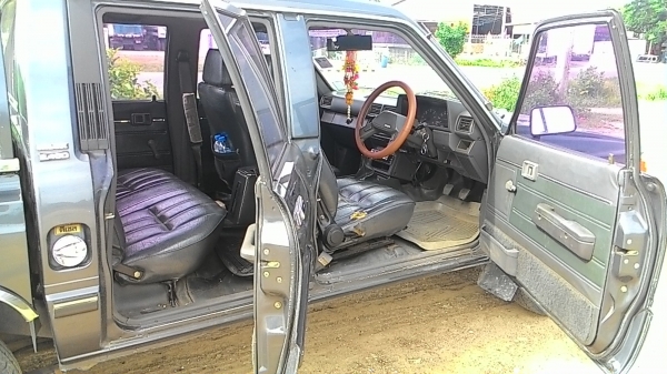 โตโยต้า ฮีโร่ 4ประตู สภาพสวยๆ โตโยต้า ฮีโร่ 4ประตู สภาพสวยๆ