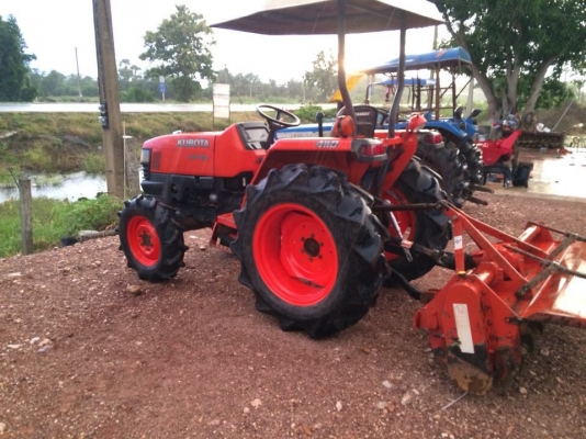 รถไถคูโบต้า L3408 พร้อมอุปกรณ์ มีเล่มทะเบียน รถไถคูโบต้า L3408 พร้อมอุปกรณ์ มีเล่มทะเบียน