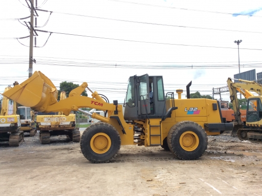 ขายรถตักล้อยาง TCM L32 เก่านอก สภาพพร้อมใช้งานครับ ขายรถตักล้อยาง TCM L32 เก่านอก สภาพพร้อมใช้งานครับ