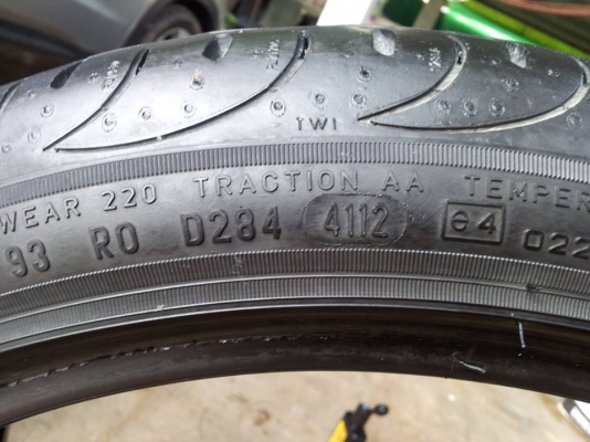 ขายยาง PIRELLI 205 45 17 ปี 12 มีคู่เดียว