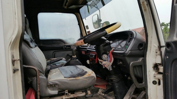 ขายรถบรรทุก 10 ล้อรั้วไม้ ISUZU DECA 195 แรงม้าปี 2543 ราคา 870000