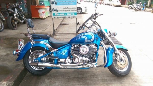 ขายคับ YAMAHA DRAGSTAR CLASSIC 400cc ปี2003 ทะเบียนพร้อมโอน สีสวยๆ ของแต่งเยอะคับ ท่อแต่ง สปอตไลท์ เครื่องแน่นมากคับ ราคา 95000 บาท สนใจติดต่อ 081-0578282 คับ ส่งได้ทั่วไทยคับ สนใจติดต่อ 081-0578282 FACEBOOK ชาญณรงค์ ป๊อป ชัยอมฤต ไอดีไลน์ POPBIGBIKESAKON