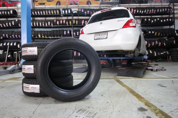 ยาง BRIDGESTONE B250 185/60R15 เส้นละ 2,500 บาท