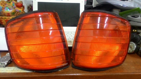 ขายไฟเลี้ยว Benz w126 ขายไฟเลี้ยว Benz w126