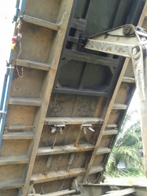 ขายหางพ่วง ดั้ม สามมิต  2  เพลา. ปี 49    สนใจติดต่อ  081 - 6079515