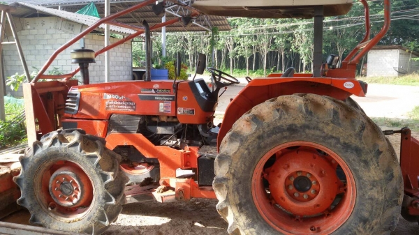 ขายรถไถ KUBOTA M9000 7 จาน ใบมีดดันหน้า เอกสารเล่มทะเบียน ราคา 620000