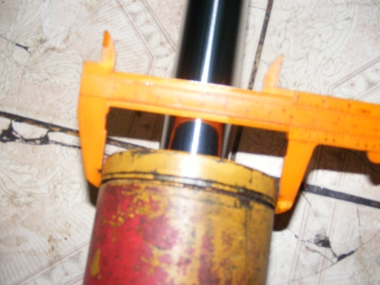 กระบอกไฮดรอลิก  ทำดั้มรถไถลากครับ